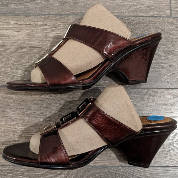 SOFFT Brown Patent Sandals 7.5 M - Picture 3 of 9